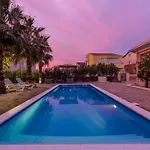 Villa Luxury Agape Palm Tennisplatz