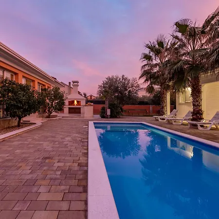 Luxury Agape Palm Tennisplatz Willa Privlaka (Zadar)