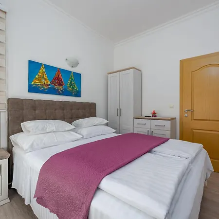 Luxury Agape Palm Tennisplatz *