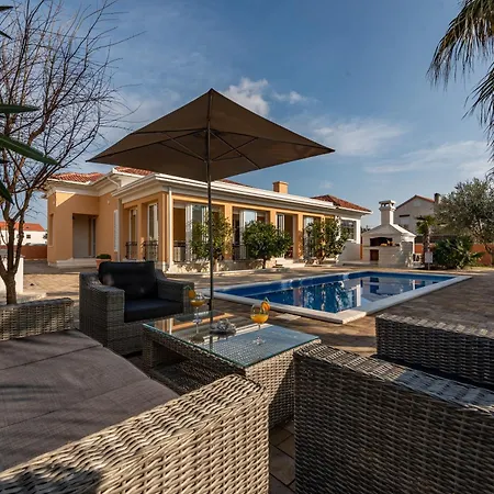 Luxury Agape Palm Tennisplatz Villa *