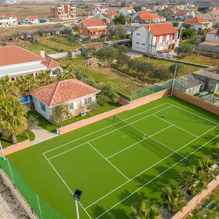 Luxury Agape Palm Tennisplatz Willa