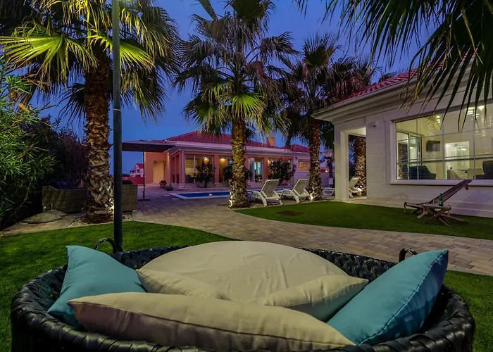 Luxury Agape Palm Tennisplatz Villa Privlaka (Zadar)
