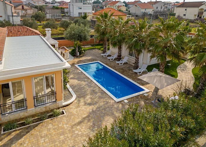 Villa Luxury Agape Palm Tennisplatz