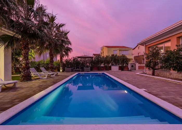 Villa Luxury Agape Palm Tennisplatz