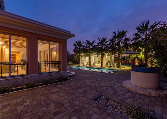 Luxury Agape Palm Tennisplatz Villa *
