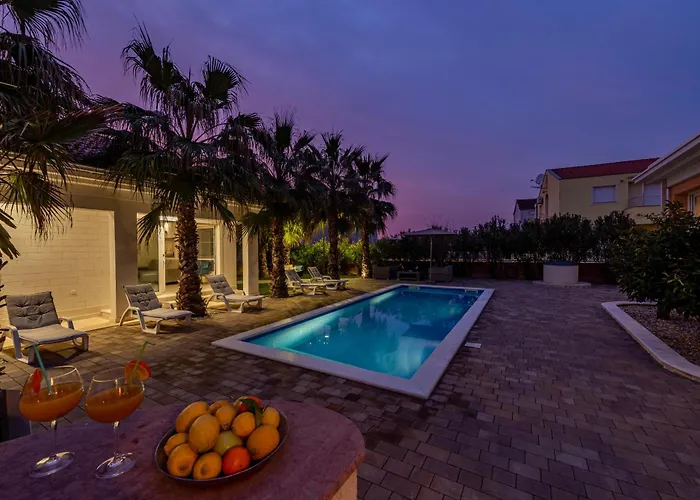 Luxury Agape Palm Tennisplatz Villa *
