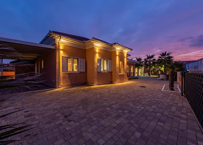 Luxury Agape Palm Tennisplatz Villa Privlaka (Zadar)