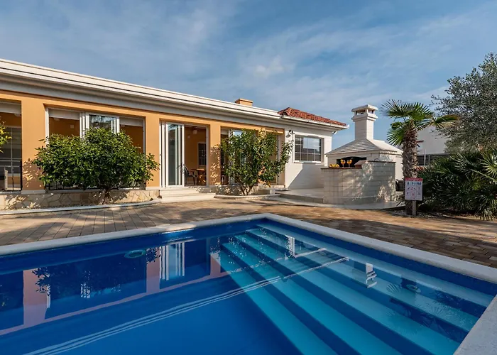 Luxury Agape Palm Tennisplatz Villa *