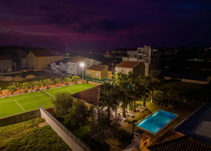 Luxury Agape Palm Tennisplatz Villa *