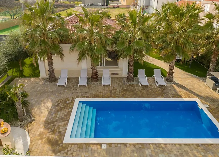 Luxury Agape Palm Tennisplatz Villa