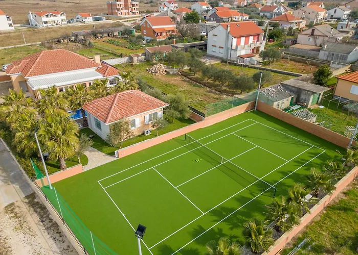 Luxury Agape Palm Tennisplatz Villa