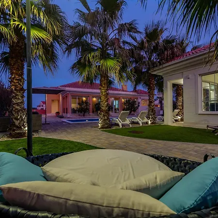 Luxury Agape Palm Tennisplatz Villa Privlaka (Zadar)