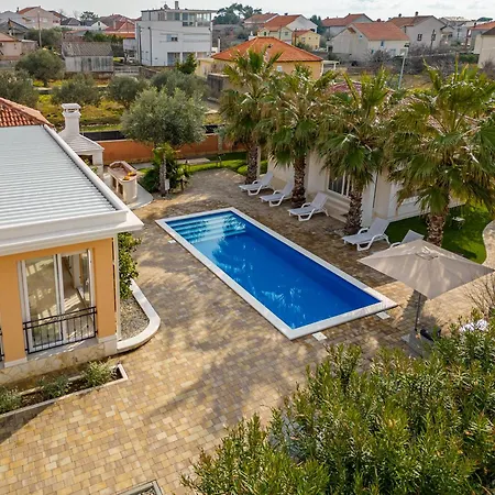 Villa Luxury Agape Palm Tennisplatz