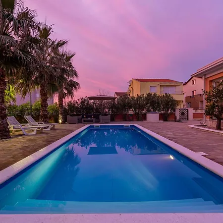 Villa Luxury Agape Palm Tennisplatz