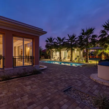 Luxury Agape Palm Tennisplatz Villa *