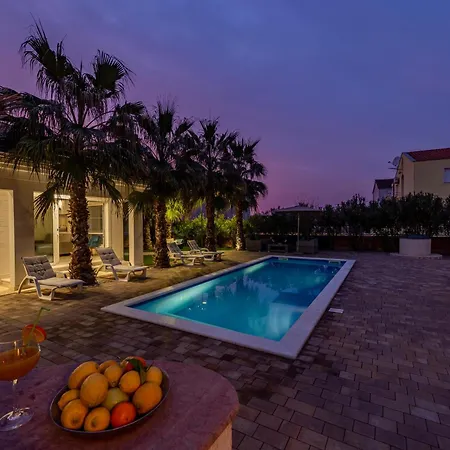 Luxury Agape Palm Tennisplatz Villa *