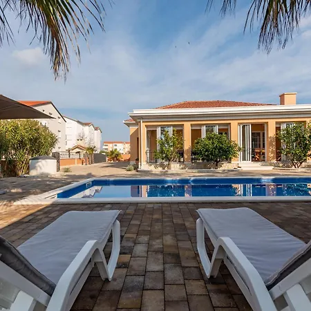 Luxury Agape Palm Tennisplatz Villa *