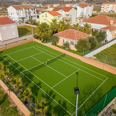Luxury Agape Palm Tennisplatz Villa