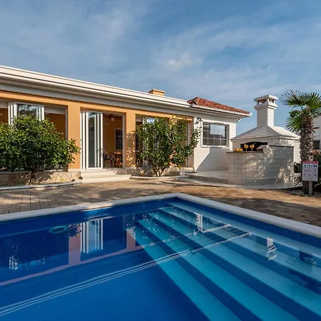 Luxury Agape Palm Tennisplatz Villa *