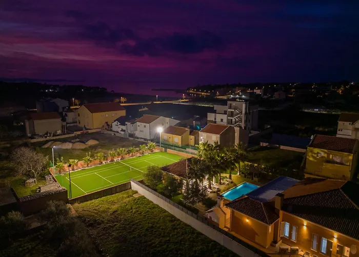 Luxury Agape Palm Tennisplatz * Привлака
