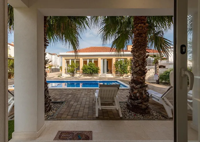 Вилла Luxury Agape Palm Tennisplatz