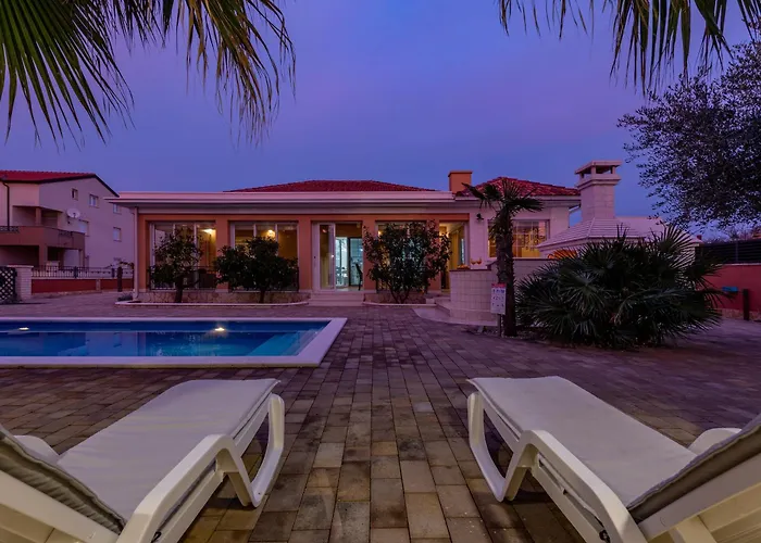 Luxury Agape Palm Tennisplatz Villa Privlaka (Zadar)